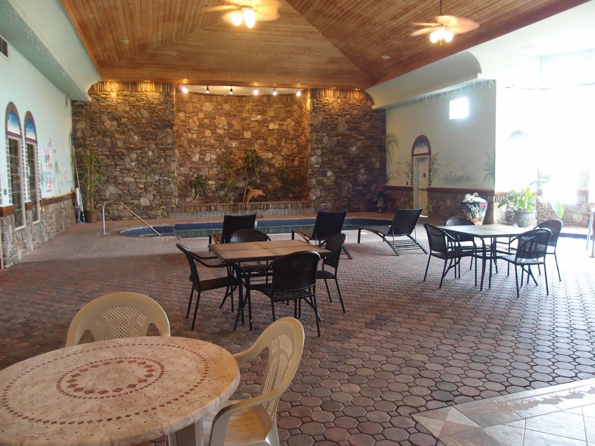 The Lodge At Rolling Hills Casino & Resort Corning Exterior photo